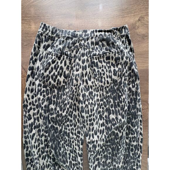 Eesome Leopard Print Barrel Jeans Size Large - Picture 6 of 9